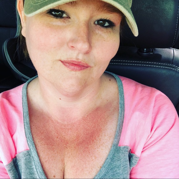 Meet your Posher, Shalee - Picture 3 of 4